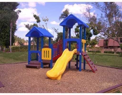 出租: $2,250 (2 贝兹, 2 浴室, 1302 平方英尺)