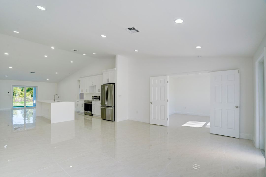 待售: $830,000 (4 贝兹, 3 浴室, 2160 平方英尺)