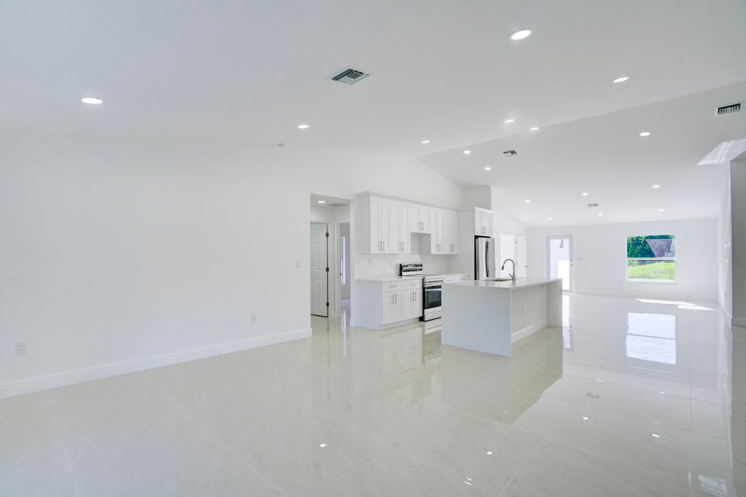 待售: $830,000 (4 贝兹, 3 浴室, 2160 平方英尺)