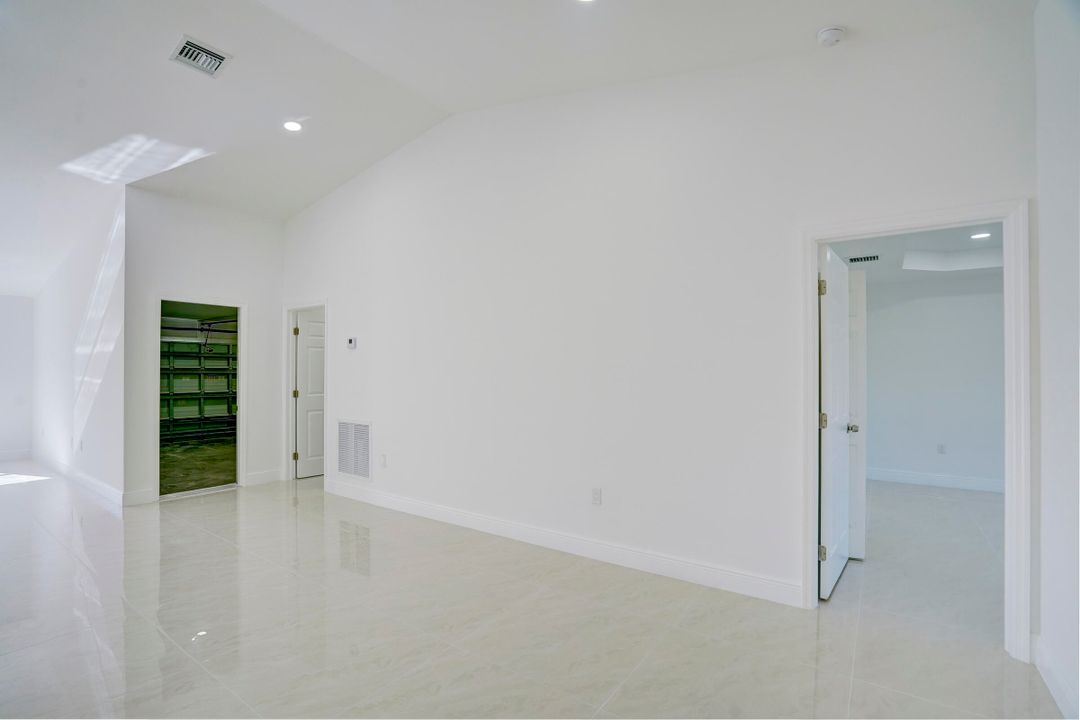 待售: $830,000 (4 贝兹, 3 浴室, 2160 平方英尺)