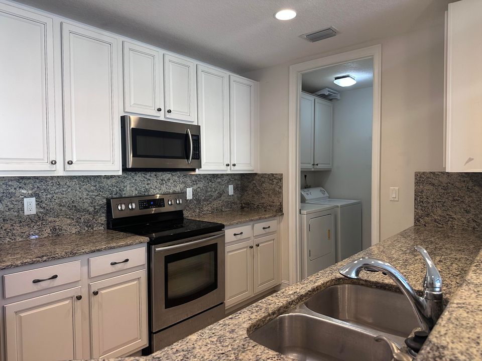 For Rent: $2,100 (2 beds, 2 baths, 1209 Square Feet)