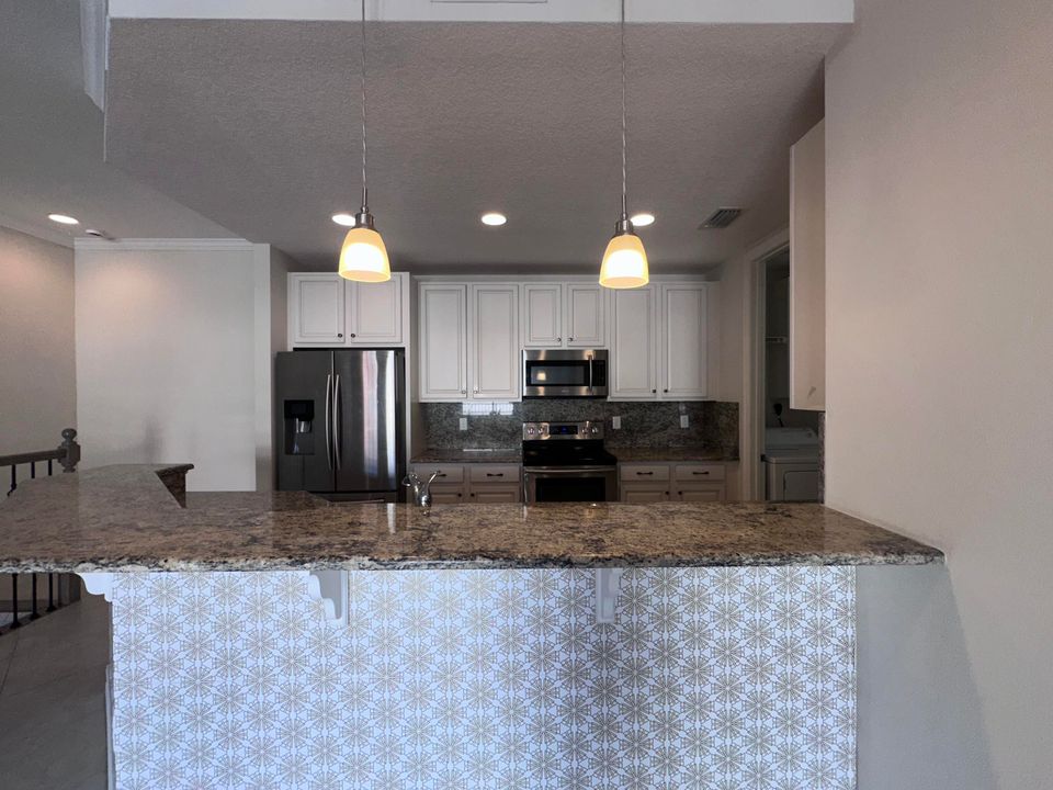 For Rent: $2,100 (2 beds, 2 baths, 1209 Square Feet)