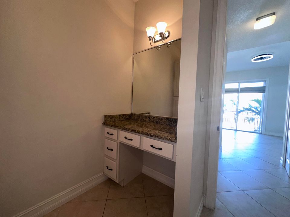 For Rent: $2,100 (2 beds, 2 baths, 1209 Square Feet)