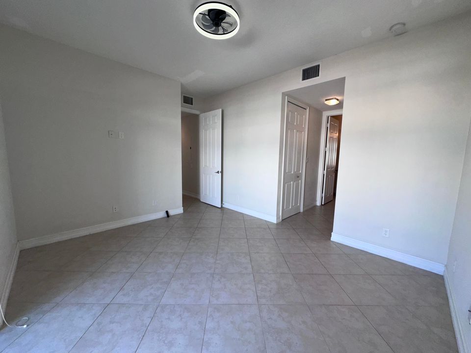 For Rent: $2,100 (2 beds, 2 baths, 1209 Square Feet)