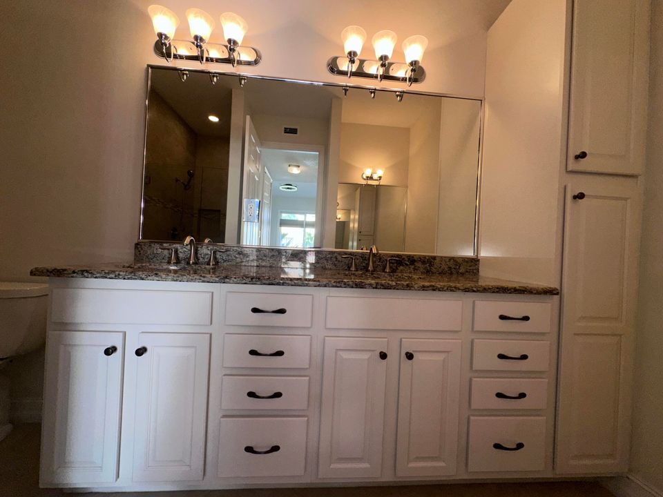 For Rent: $2,100 (2 beds, 2 baths, 1209 Square Feet)