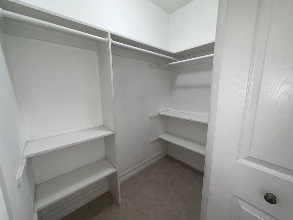 For Rent: $2,100 (2 beds, 2 baths, 1209 Square Feet)