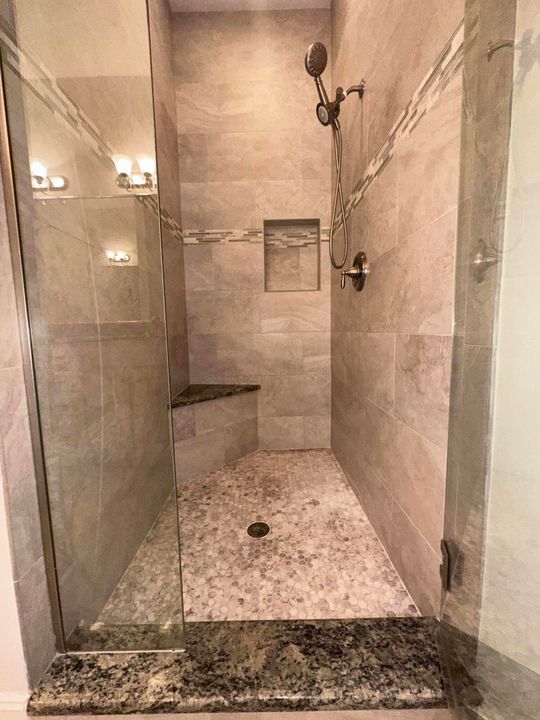 For Rent: $2,100 (2 beds, 2 baths, 1209 Square Feet)