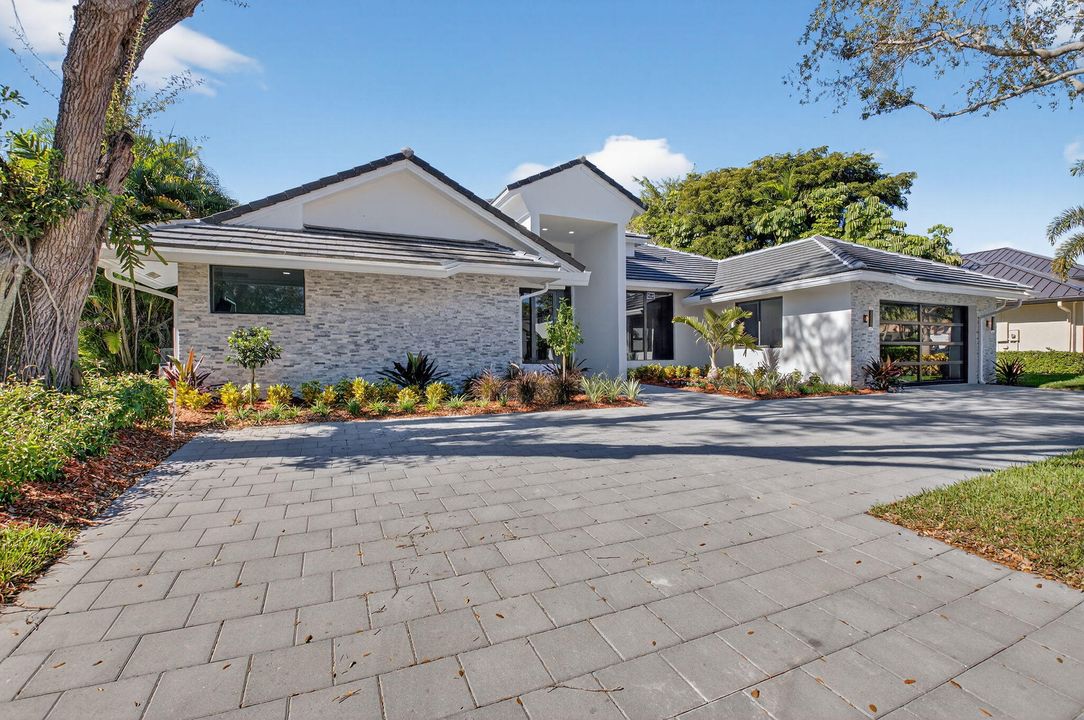 En Venta: $3,999,999 (5 camas, 3 baños, 3407 Pies cuadrados)