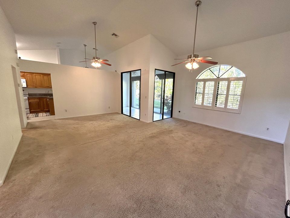 En Venta: $225,000 (2 camas, 2 baños, 1831 Pies cuadrados)