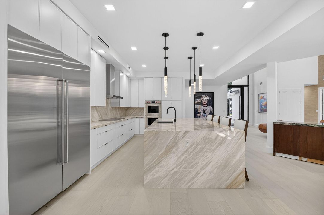 En Venta: $3,999,999 (5 camas, 3 baños, 3407 Pies cuadrados)