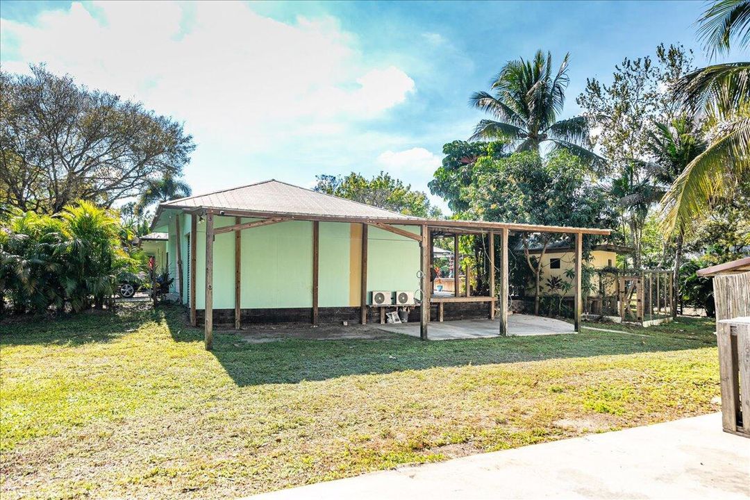 For Sale: $999,000 (5 beds, 3 baths, 2800 Square Feet)