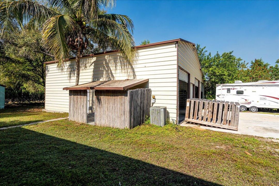 For Sale: $999,000 (5 beds, 3 baths, 2800 Square Feet)