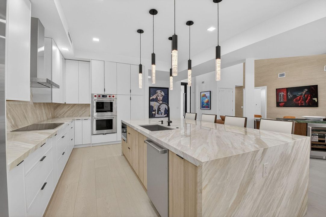 En Venta: $3,999,999 (5 camas, 3 baños, 3407 Pies cuadrados)