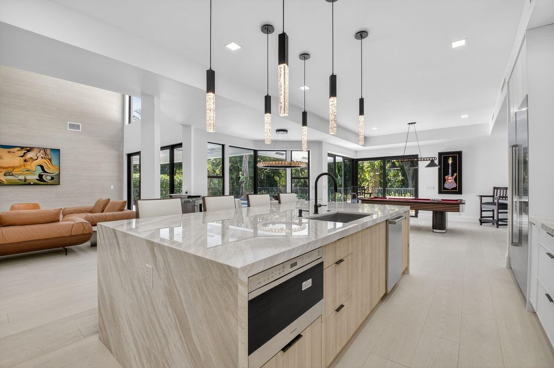 En Venta: $3,999,999 (5 camas, 3 baños, 3407 Pies cuadrados)