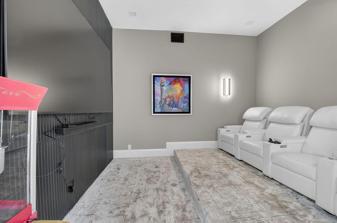 En Venta: $3,999,999 (5 camas, 3 baños, 3407 Pies cuadrados)