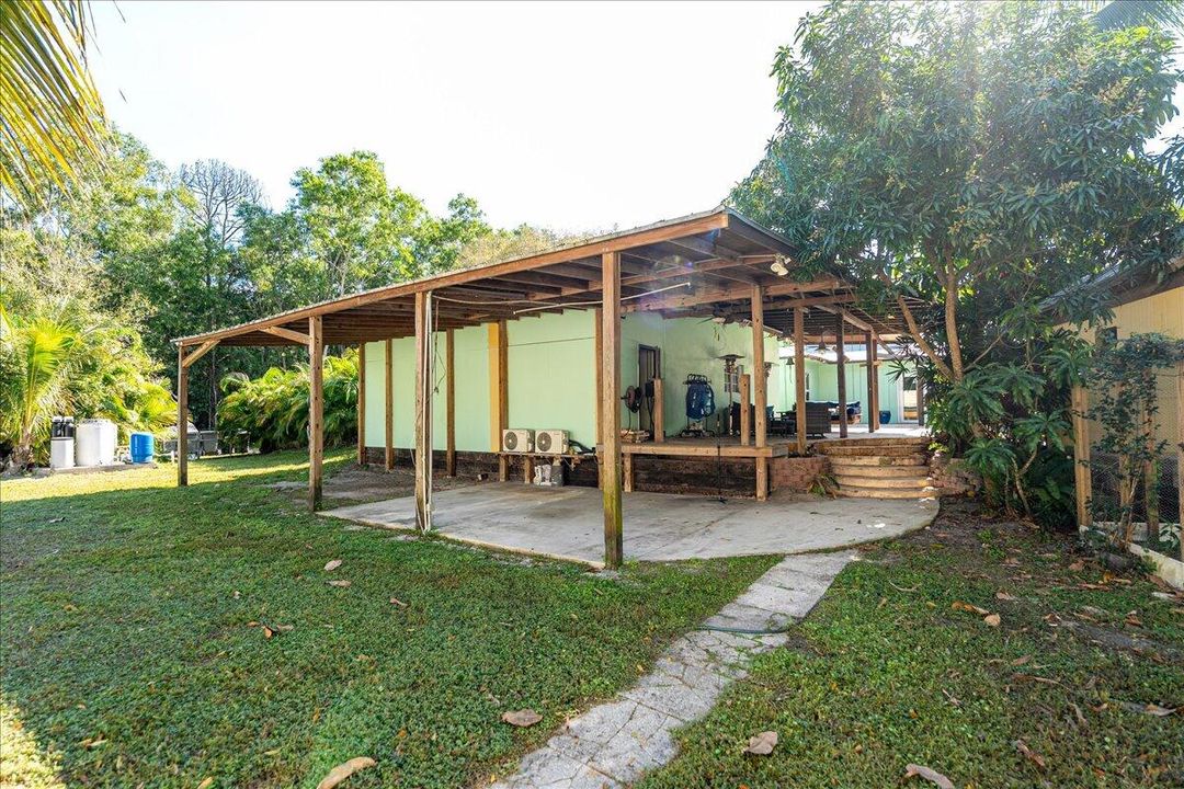 For Sale: $999,000 (5 beds, 3 baths, 2800 Square Feet)