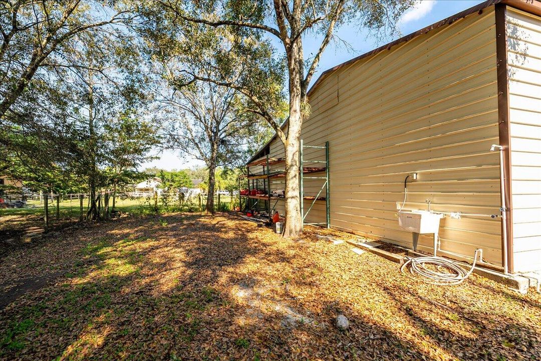 For Sale: $999,000 (5 beds, 3 baths, 2800 Square Feet)