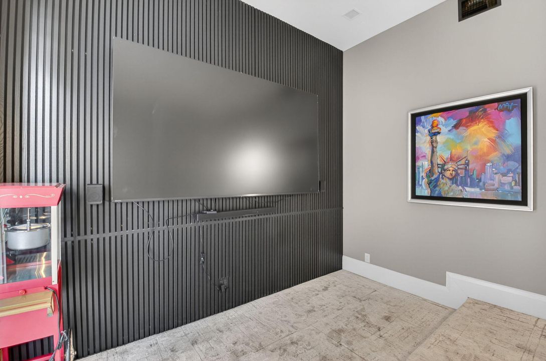 En Venta: $3,999,999 (5 camas, 3 baños, 3407 Pies cuadrados)