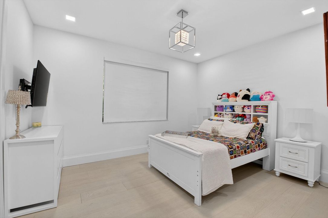 En Venta: $3,999,999 (5 camas, 3 baños, 3407 Pies cuadrados)