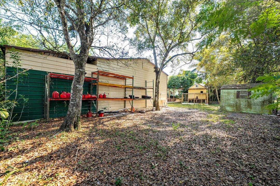 For Sale: $999,000 (5 beds, 3 baths, 2800 Square Feet)