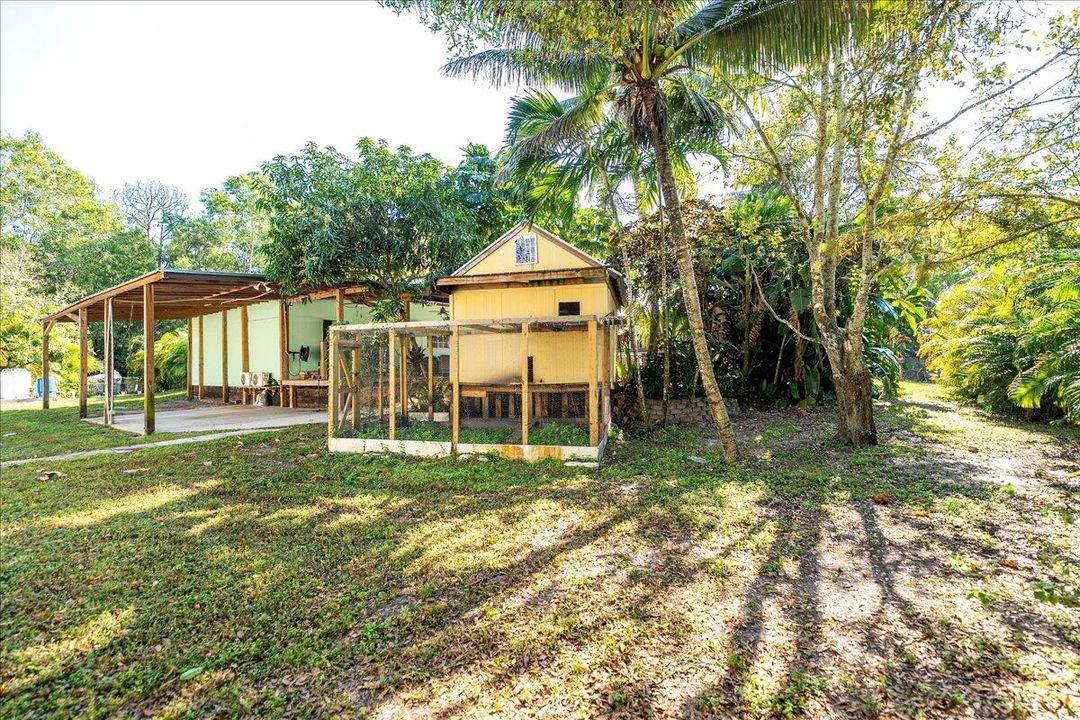 For Sale: $999,000 (5 beds, 3 baths, 2800 Square Feet)