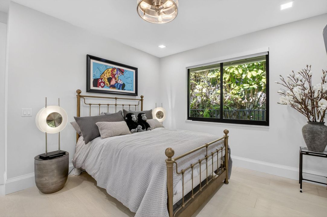 En Venta: $3,999,999 (5 camas, 3 baños, 3407 Pies cuadrados)