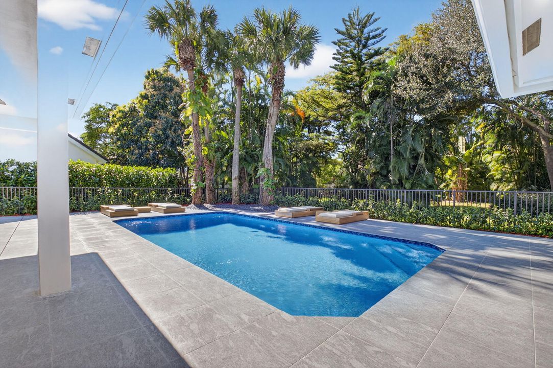 En Venta: $3,999,999 (5 camas, 3 baños, 3407 Pies cuadrados)