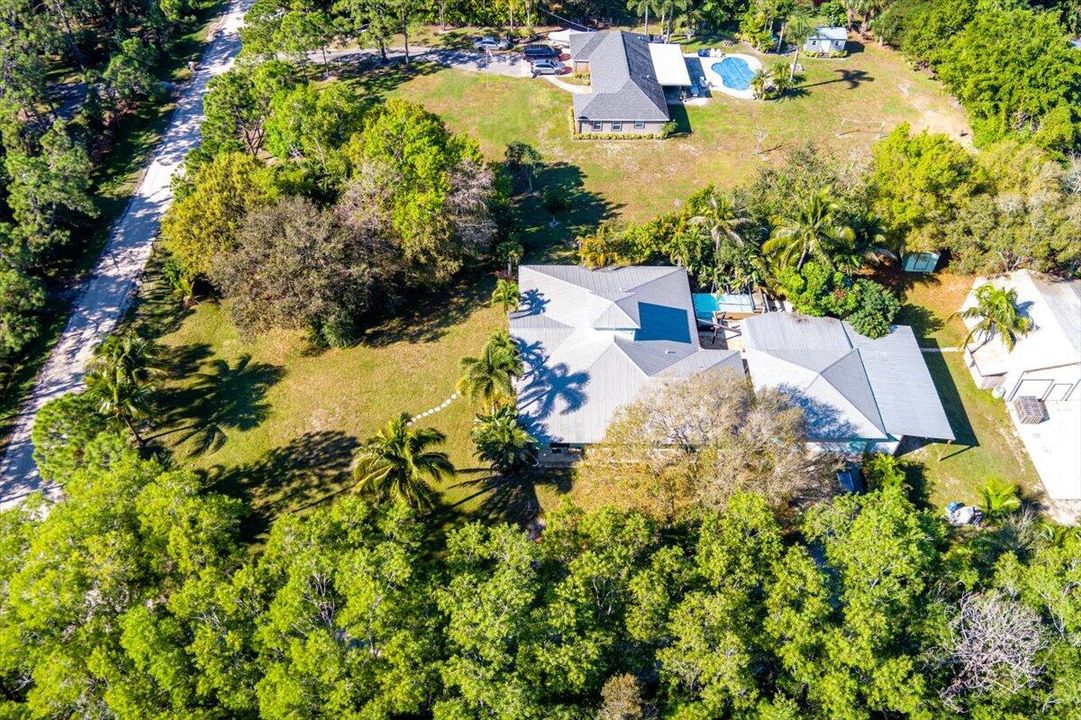 For Sale: $999,000 (5 beds, 3 baths, 2800 Square Feet)