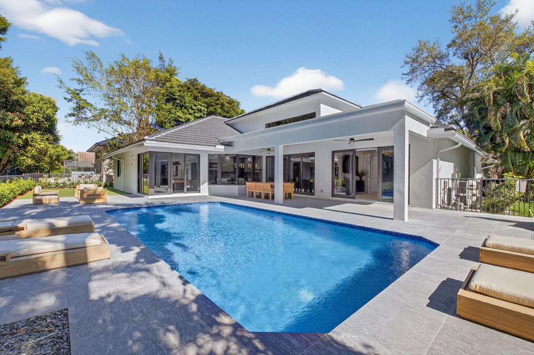 En Venta: $3,999,999 (5 camas, 3 baños, 3407 Pies cuadrados)