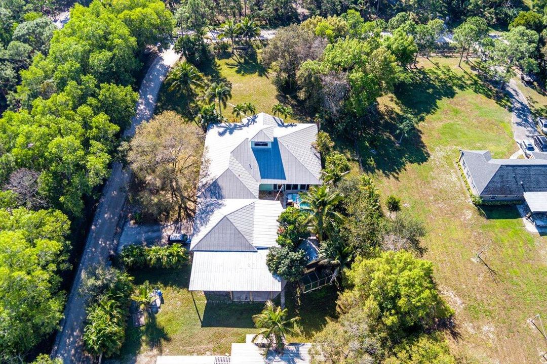 For Sale: $999,000 (5 beds, 3 baths, 2800 Square Feet)