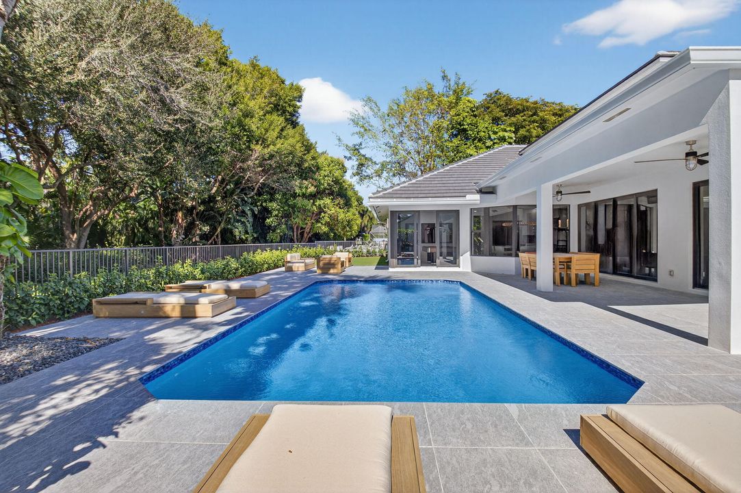 En Venta: $3,999,999 (5 camas, 3 baños, 3407 Pies cuadrados)