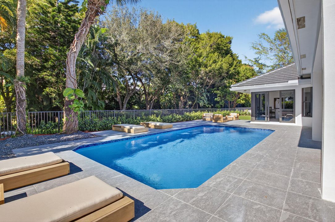 En Venta: $3,999,999 (5 camas, 3 baños, 3407 Pies cuadrados)