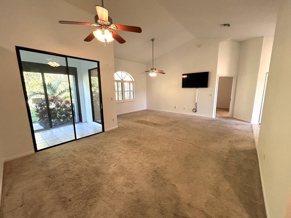 En Venta: $225,000 (2 camas, 2 baños, 1831 Pies cuadrados)