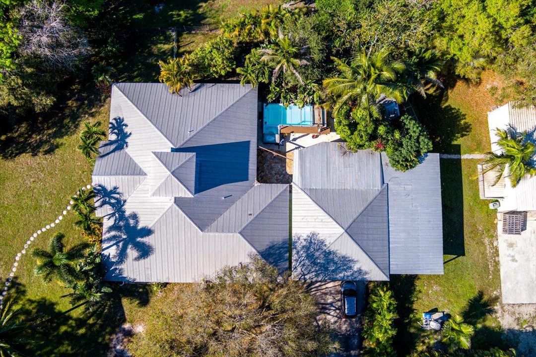 For Sale: $999,000 (5 beds, 3 baths, 2800 Square Feet)