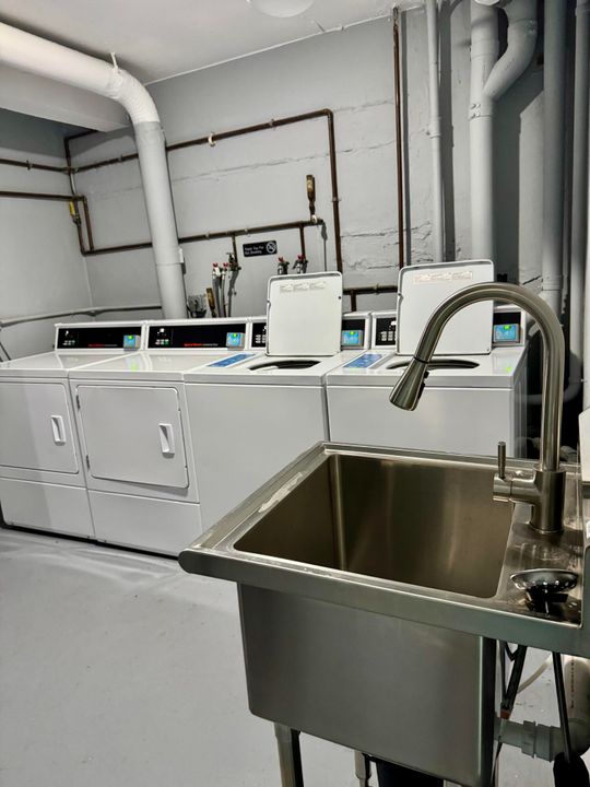 出租: $1,900 (2 贝兹, 2 浴室, 1200 平方英尺)