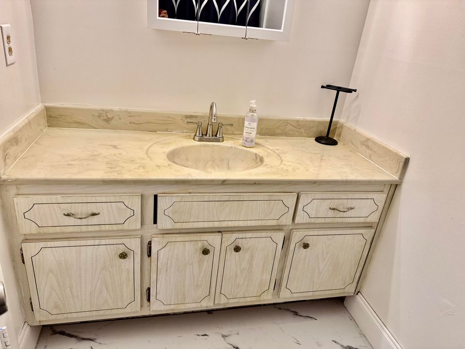 出租: $1,900 (2 贝兹, 2 浴室, 1200 平方英尺)