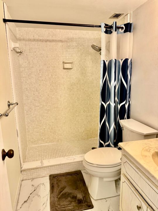 出租: $1,900 (2 贝兹, 2 浴室, 1200 平方英尺)