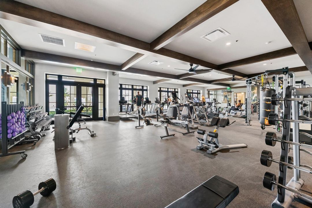 En Venta: $725,000 (4 camas, 3 baños, 2672 Pies cuadrados)