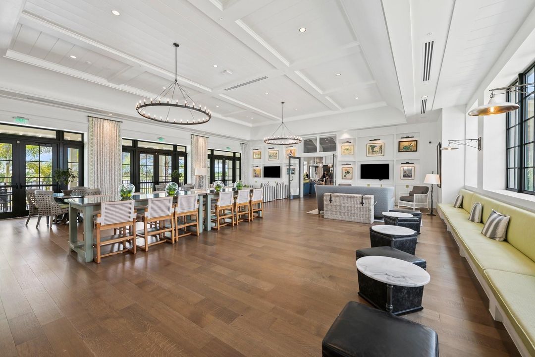 En Venta: $725,000 (4 camas, 3 baños, 2672 Pies cuadrados)