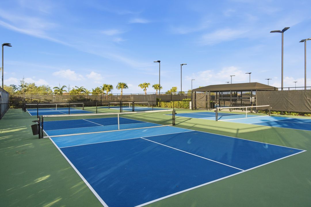 En Venta: $975,000 (3 camas, 3 baños, 3095 Pies cuadrados)