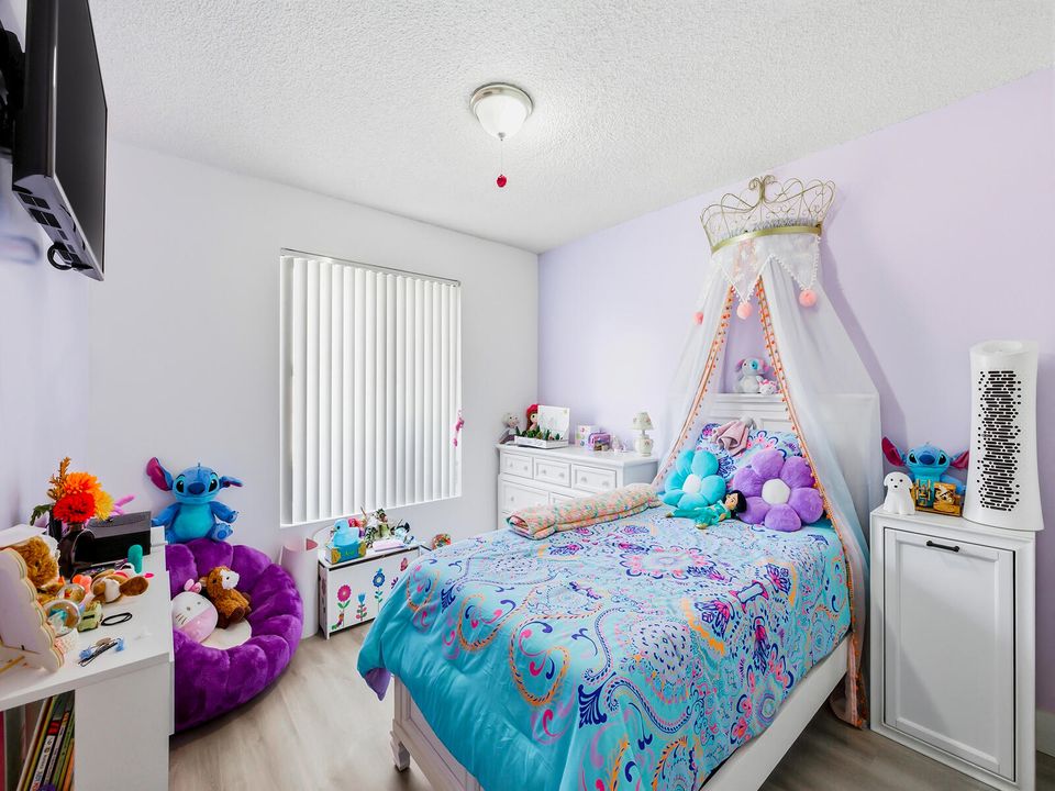 На продажу: $455,000 (3 спален, 2 ванн, 1185 Квадратных фут)