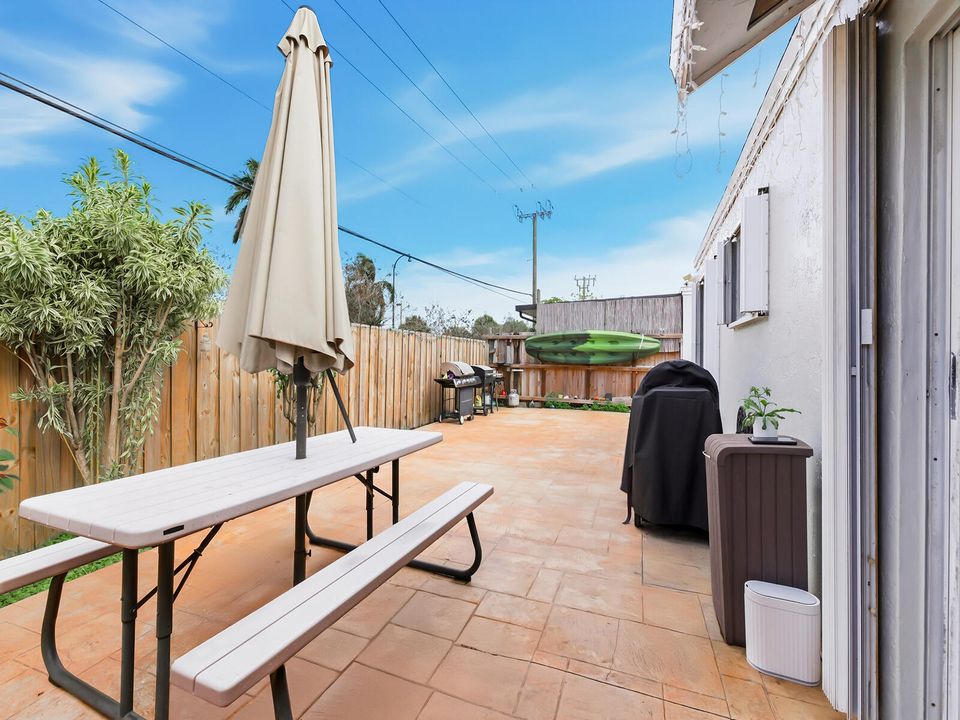 На продажу: $455,000 (3 спален, 2 ванн, 1185 Квадратных фут)