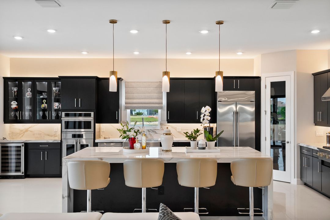 En Venta: $975,000 (3 camas, 3 baños, 3095 Pies cuadrados)