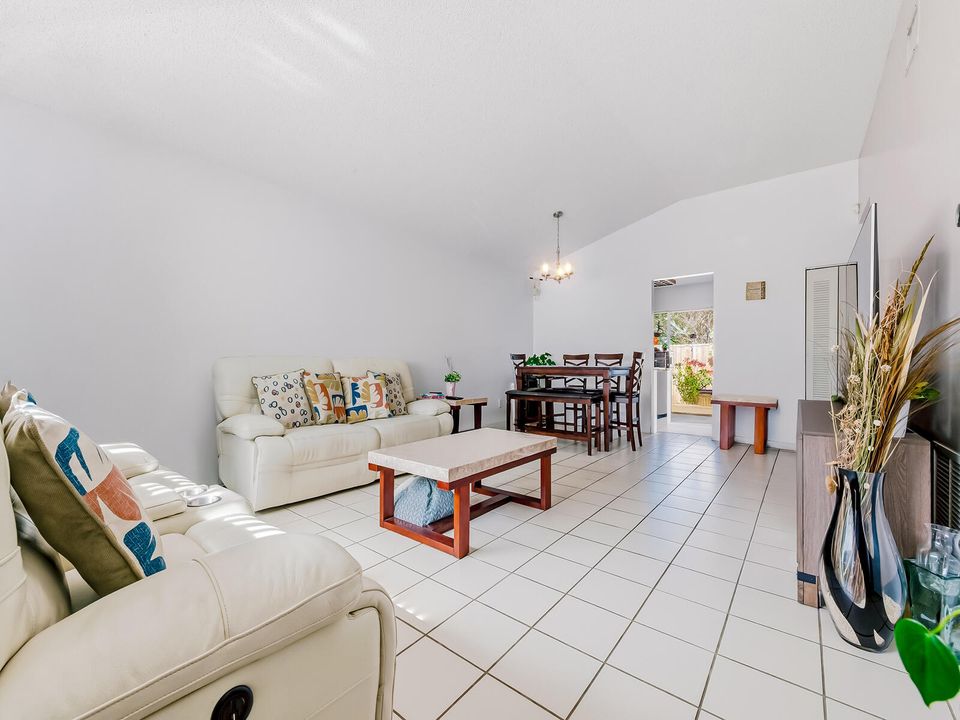 На продажу: $455,000 (3 спален, 2 ванн, 1185 Квадратных фут)