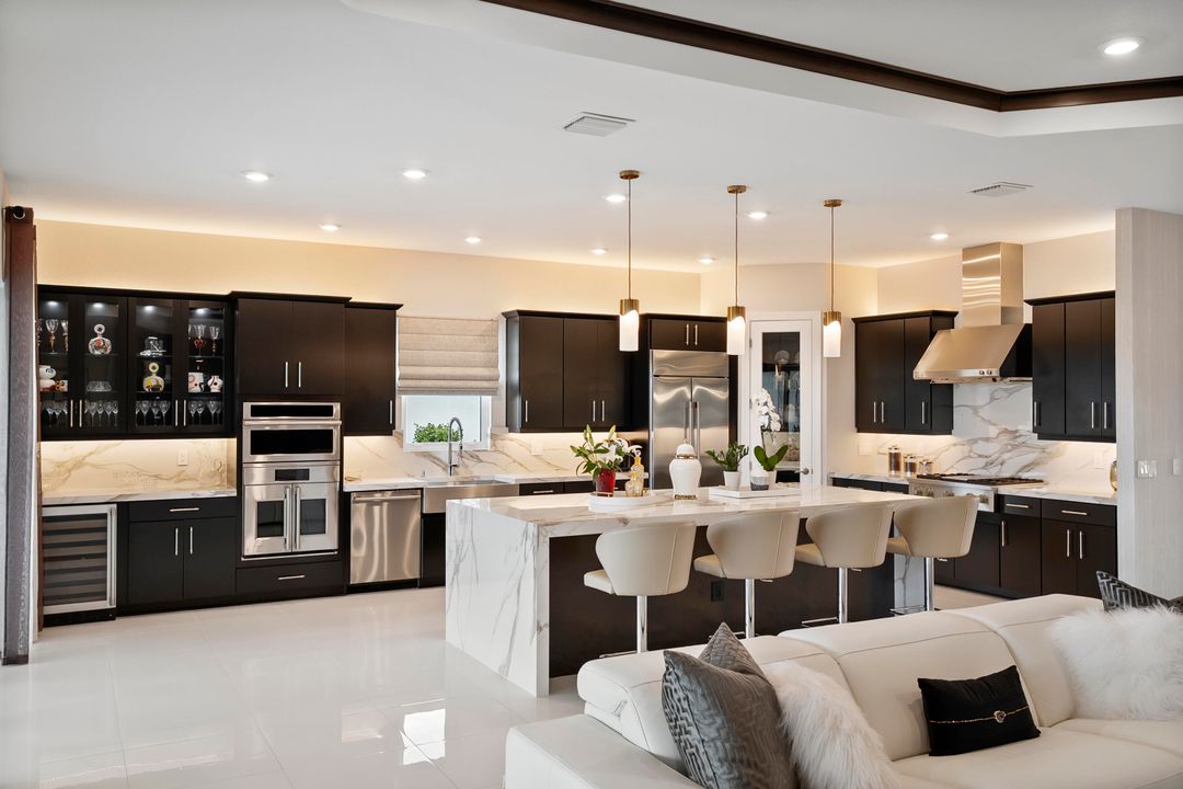 En Venta: $975,000 (3 camas, 3 baños, 3095 Pies cuadrados)