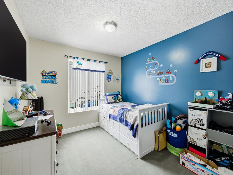 На продажу: $455,000 (3 спален, 2 ванн, 1185 Квадратных фут)