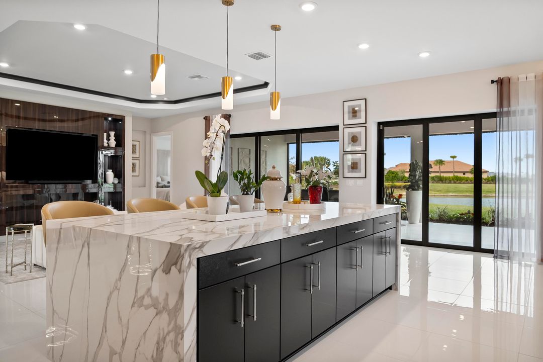 En Venta: $975,000 (3 camas, 3 baños, 3095 Pies cuadrados)