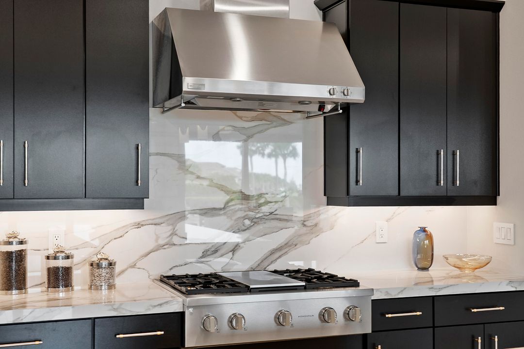 En Venta: $975,000 (3 camas, 3 baños, 3095 Pies cuadrados)