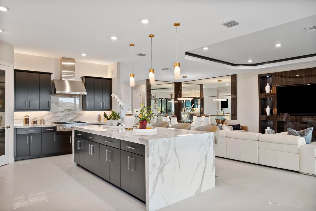 En Venta: $975,000 (3 camas, 3 baños, 3095 Pies cuadrados)