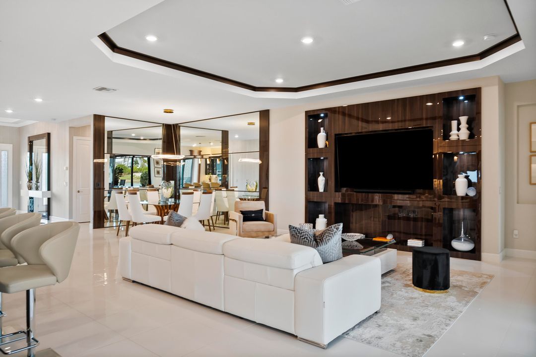 En Venta: $975,000 (3 camas, 3 baños, 3095 Pies cuadrados)